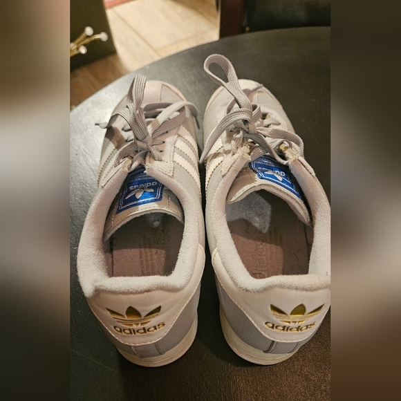 ADIDAS SAMOA in Grey/White. Gold details. Size 7.5 - Picture 11 of 16